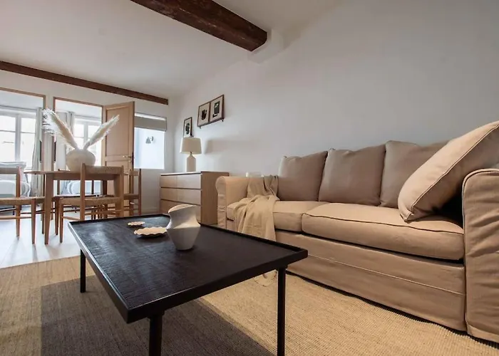Sentier Historical Center II Luxury Design Apartment 3Br-8P