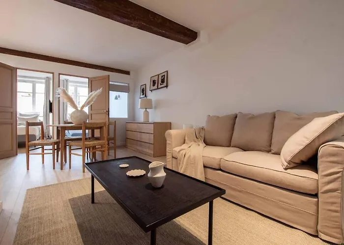 Sentier Historical Center II Luxury Design Apartment 3Br-8P